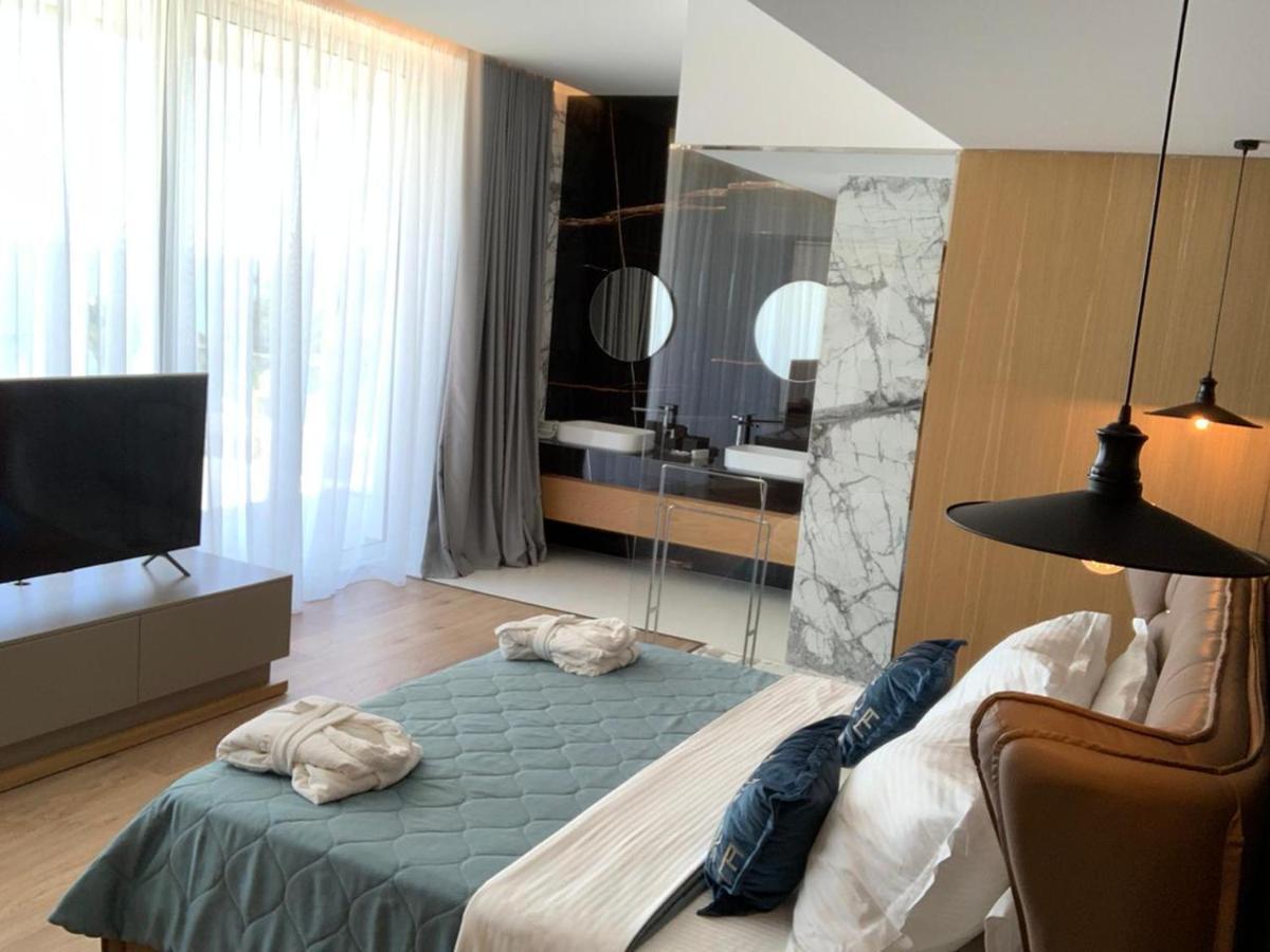 Empire Beach Resort Adults Only Dhermi Bagian luar foto