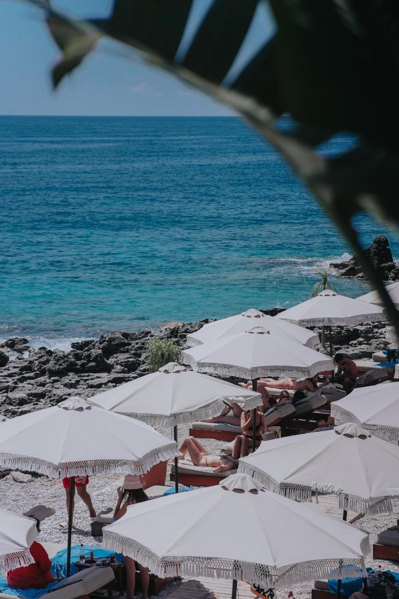Empire Beach Resort Adults Only Dhermi Bagian luar foto