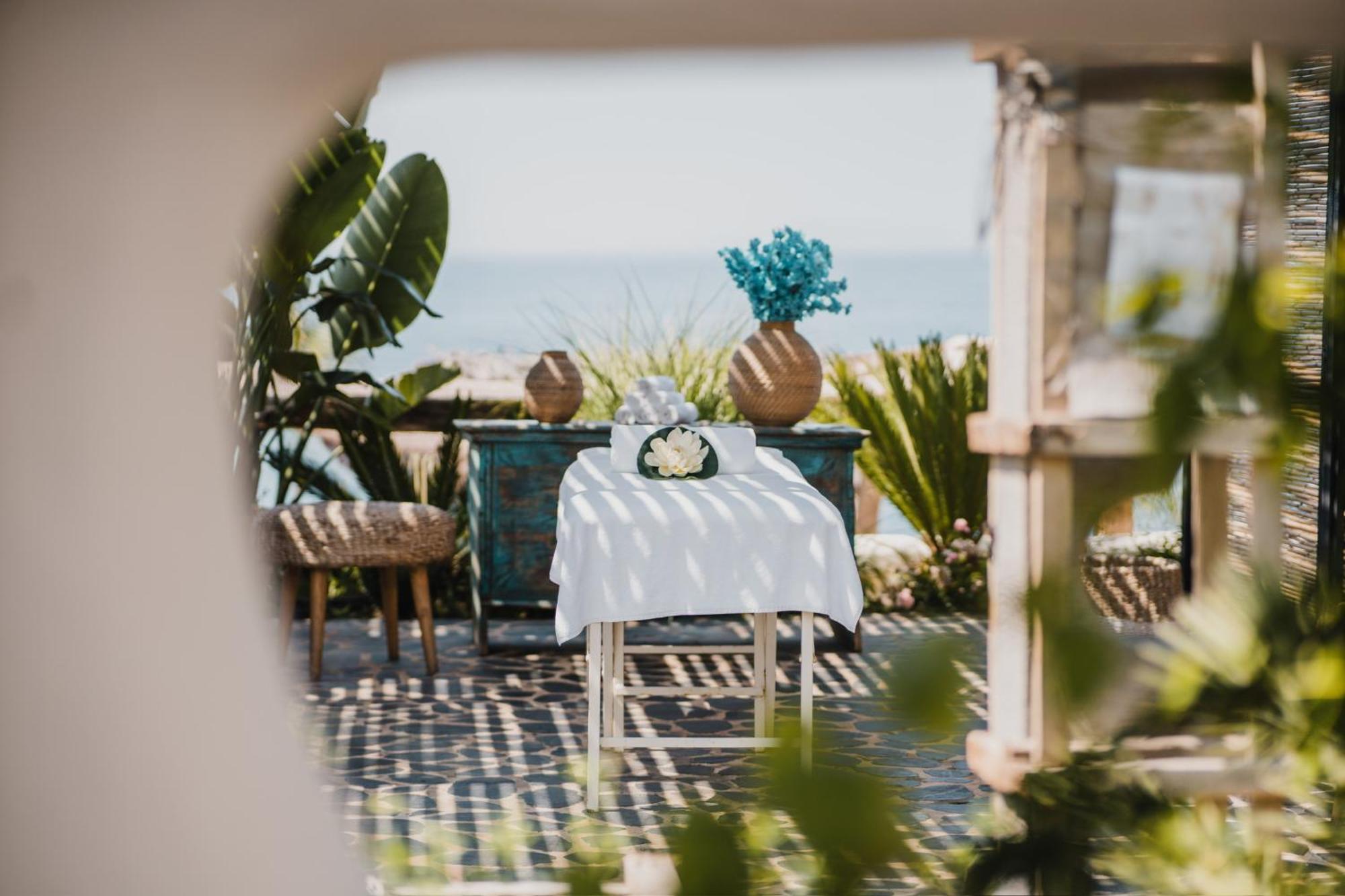 Empire Beach Resort Adults Only Dhermi Bagian luar foto