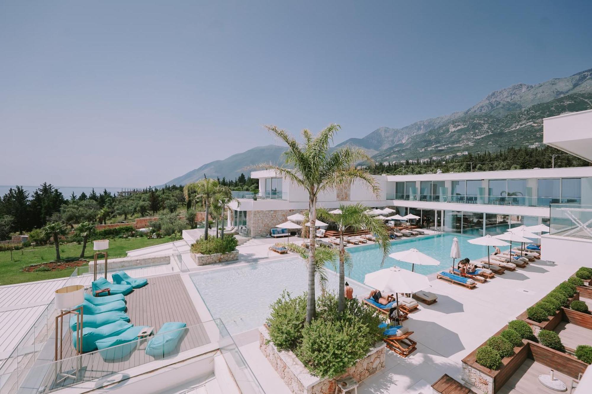 Empire Beach Resort Adults Only Dhermi Bagian luar foto